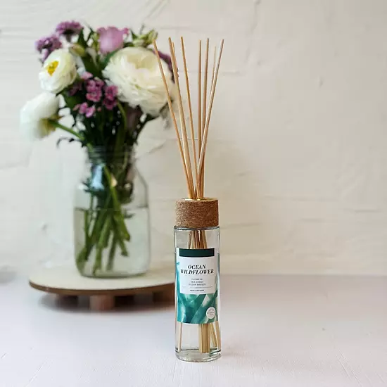 Sonoma Goods For Life® Ocean Wildflower Reed Diffuser 9-piece Set 2 Sonoma Goods For Life® Ocean Wildflower Reed Diffuser 9-piece Set - Image 2